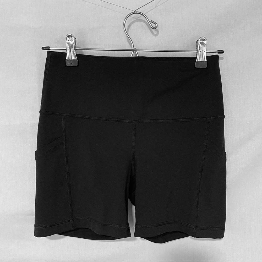 Active Life Women's Black Bike Shorts with Side Pockets Size Small